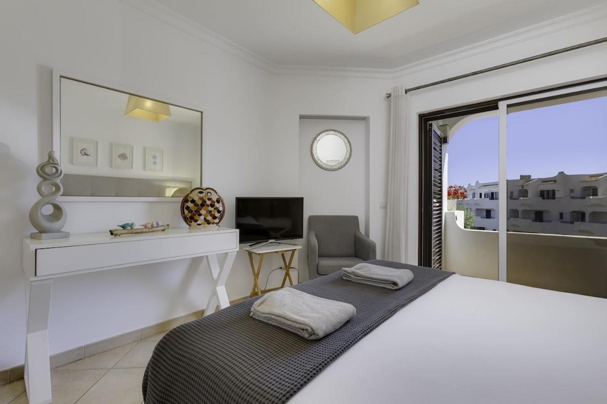 Club - 2 Bedroom Apartment, Air Conditioning And Swimming Pools Apartamento