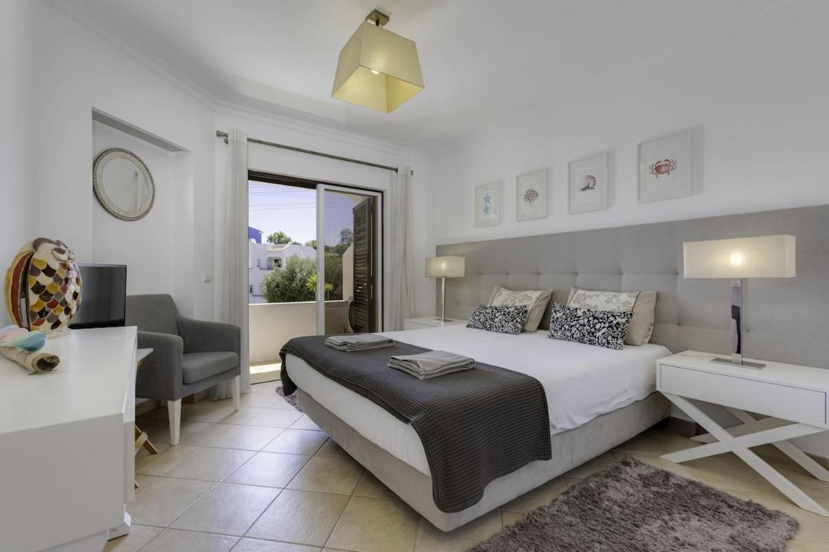 Club - 2 Bedroom Apartment, Air Conditioning And Swimming Pools *