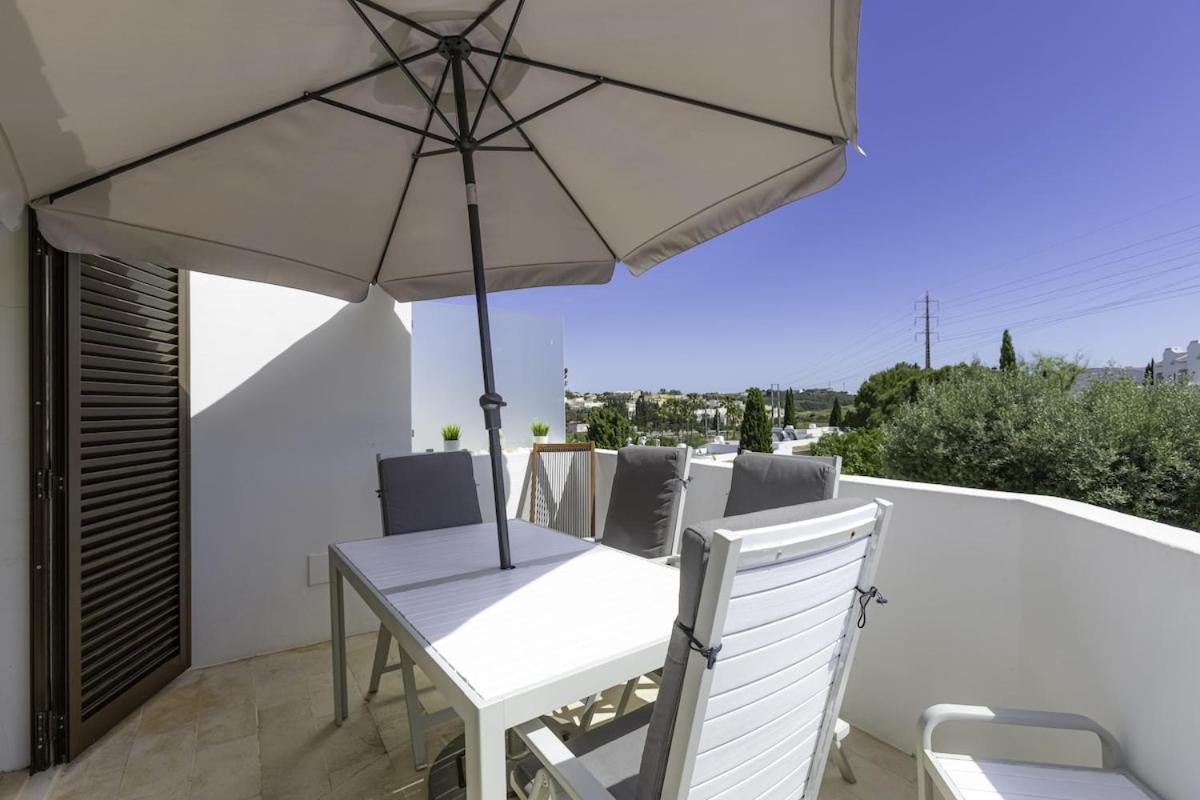 Club - 2 Bedroom Apartment, Air Conditioning And Swimming Pools Apartment